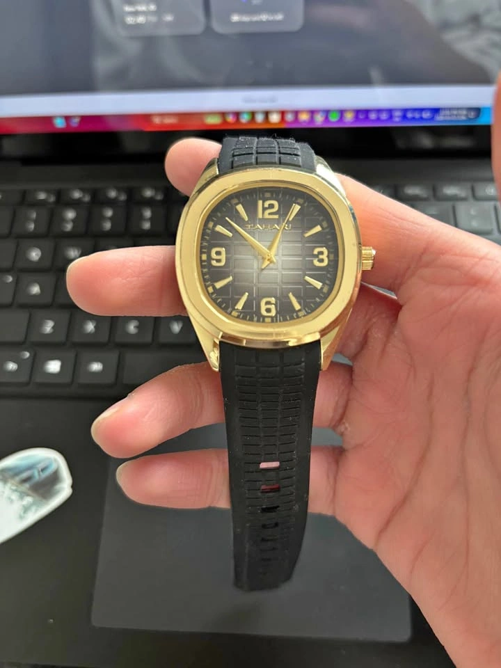 Tahari Watch ~38mm