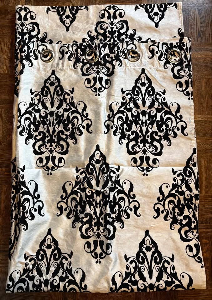 54" x 83" Curtain with Liner - photo 3