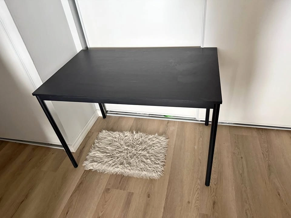 Dining table - new