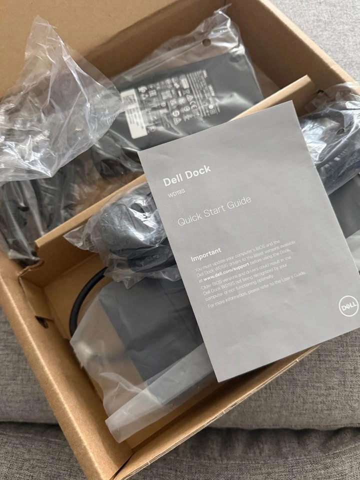Brand new Dell Dock - photo 2