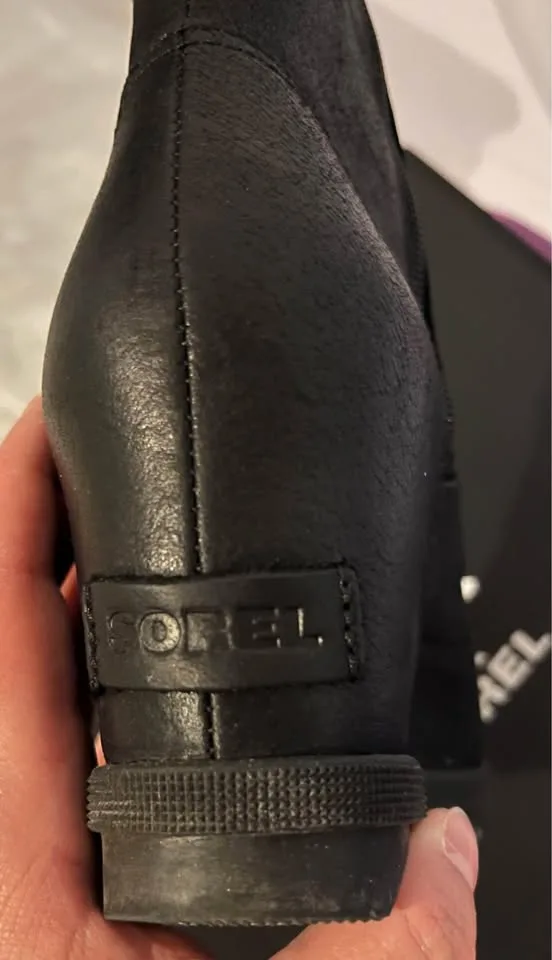 Worn Once. Sorel Joan of Arctic Wedge 2 Buckled Boots image indicator(4)