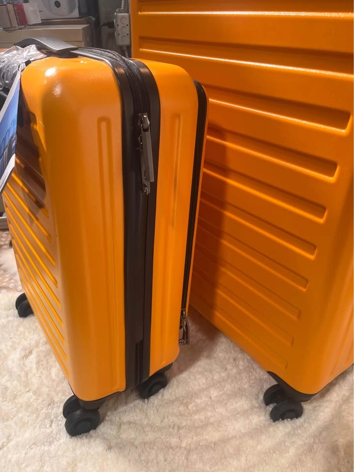 TydeCkare Luggage Set (20” + 28”) – Hard Shell Spinner – TSA Loc - photo 4