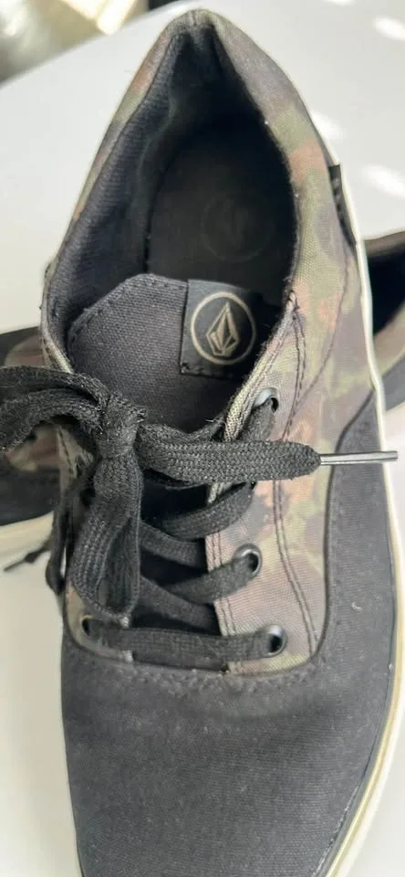 Volcom Camo Shoes Size 8.5 - photo 3