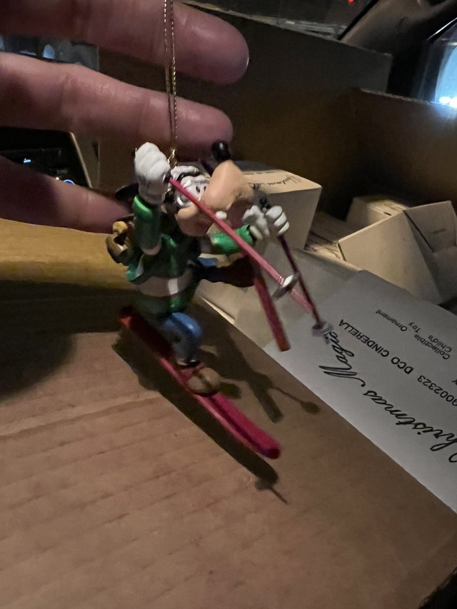 Grolier Disney Christmas Ornament - Goofy with Skis (NEW) - photo 5