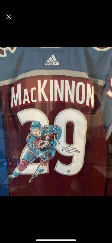 Nathan Mackinnon 1/1 Signed Hand Painted Jersey by Canadian Arti - photo 2