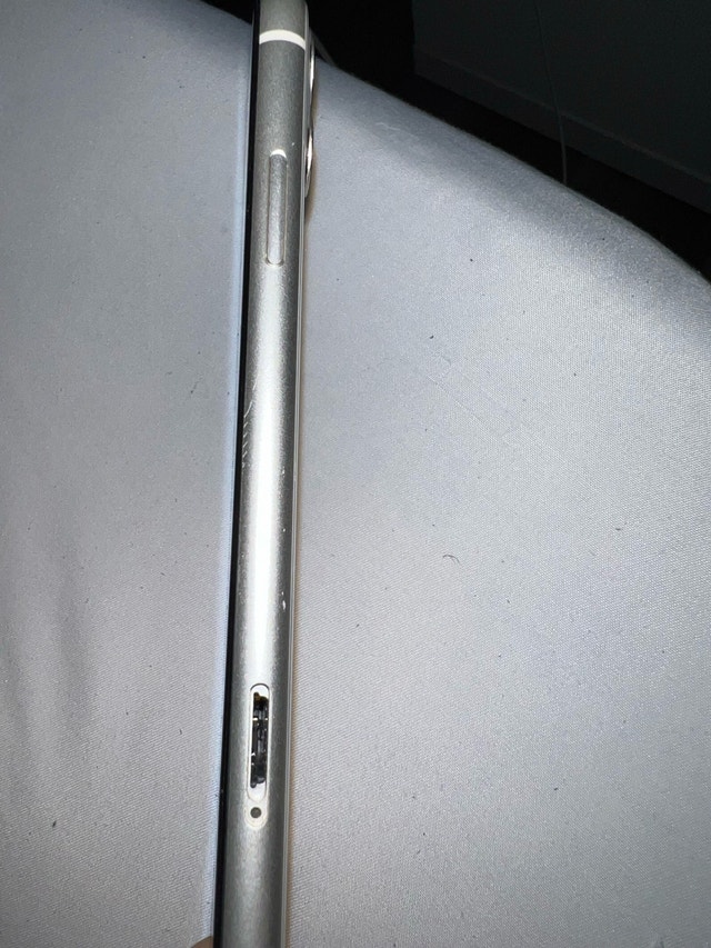 iPhone 11 - photo 3