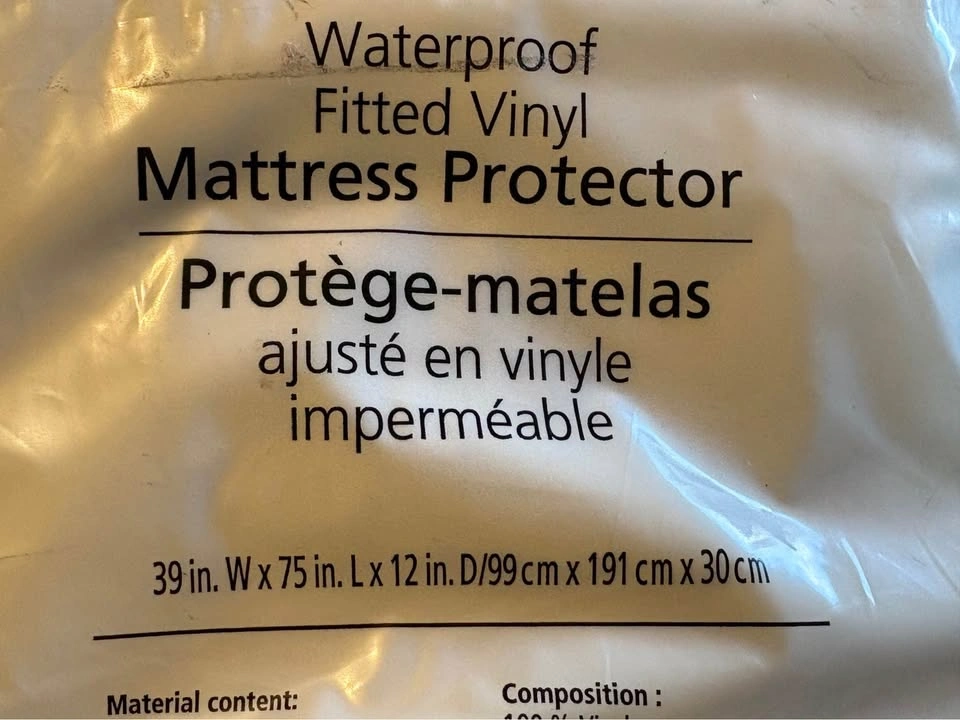 Twin Fitted Vinyl Mattress Protector New - photo 4