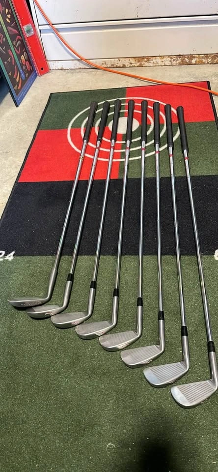 Hogan Right Hand Blade Golf Irons - 8 Clubs - photo 2