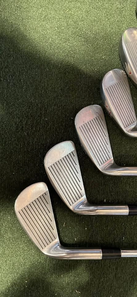 Hogan Right Hand Blade Golf Irons - 8 Clubs - photo 3