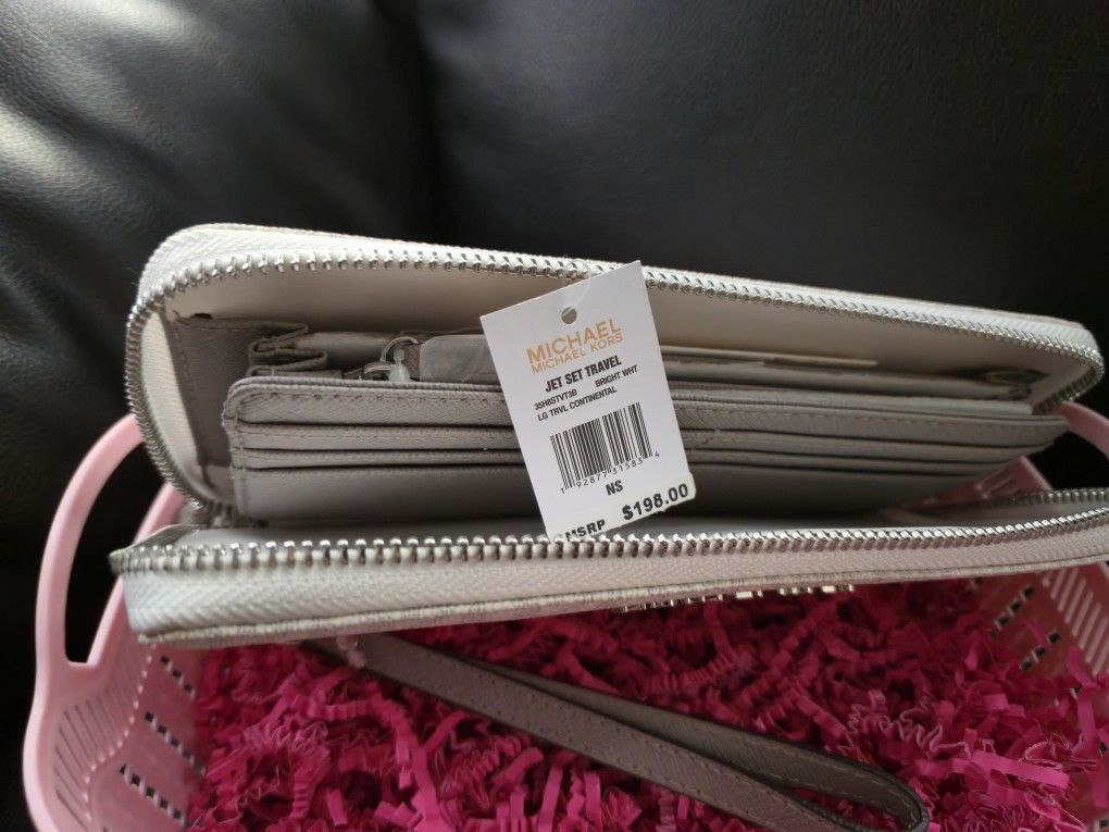 Jet Set Travel Wallet - photo 2
