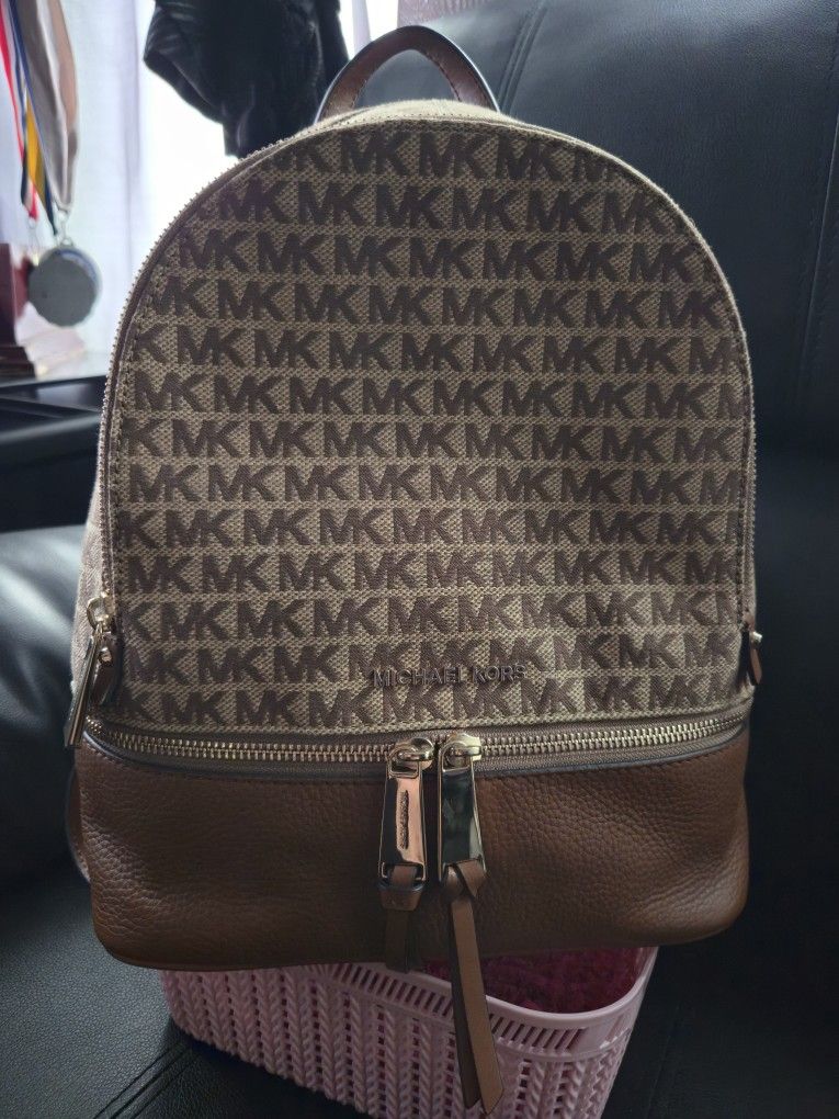 Michael Kors Rhea Medium Backpack