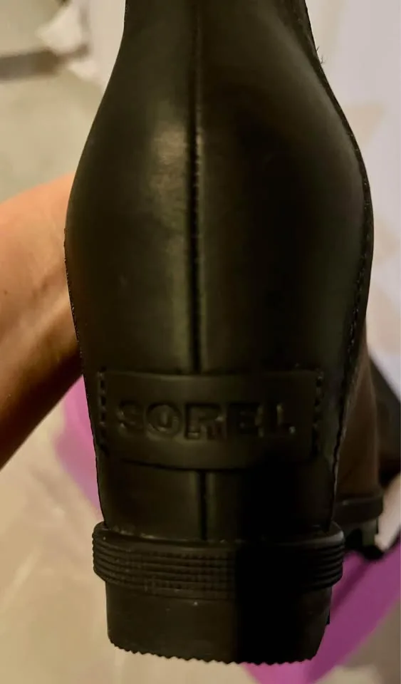 BNIB. Sorel Joan of Arctic Wedge 2 Chelsea Boots image indicator(6)