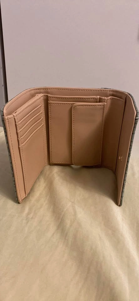 GUESS Wallet - photo 3