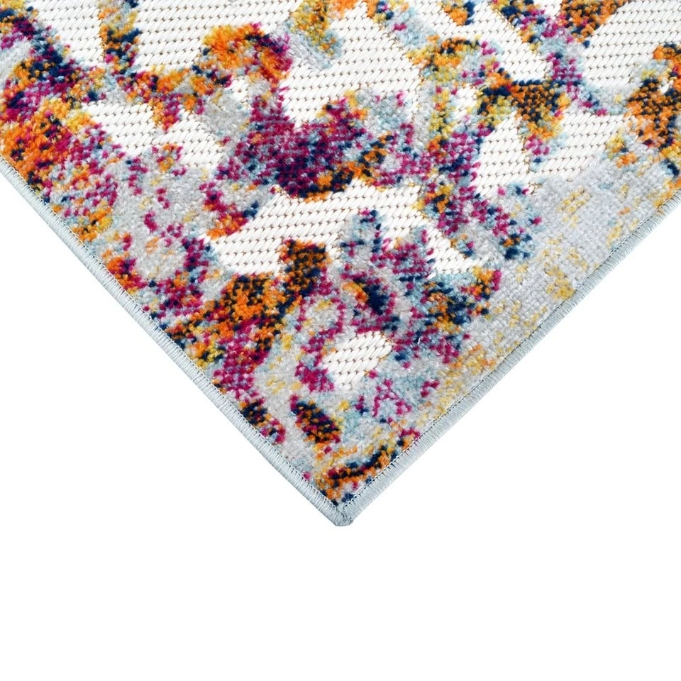 Laura Traditional Area Rug - 5.2ft x 7.3ft - photo 4