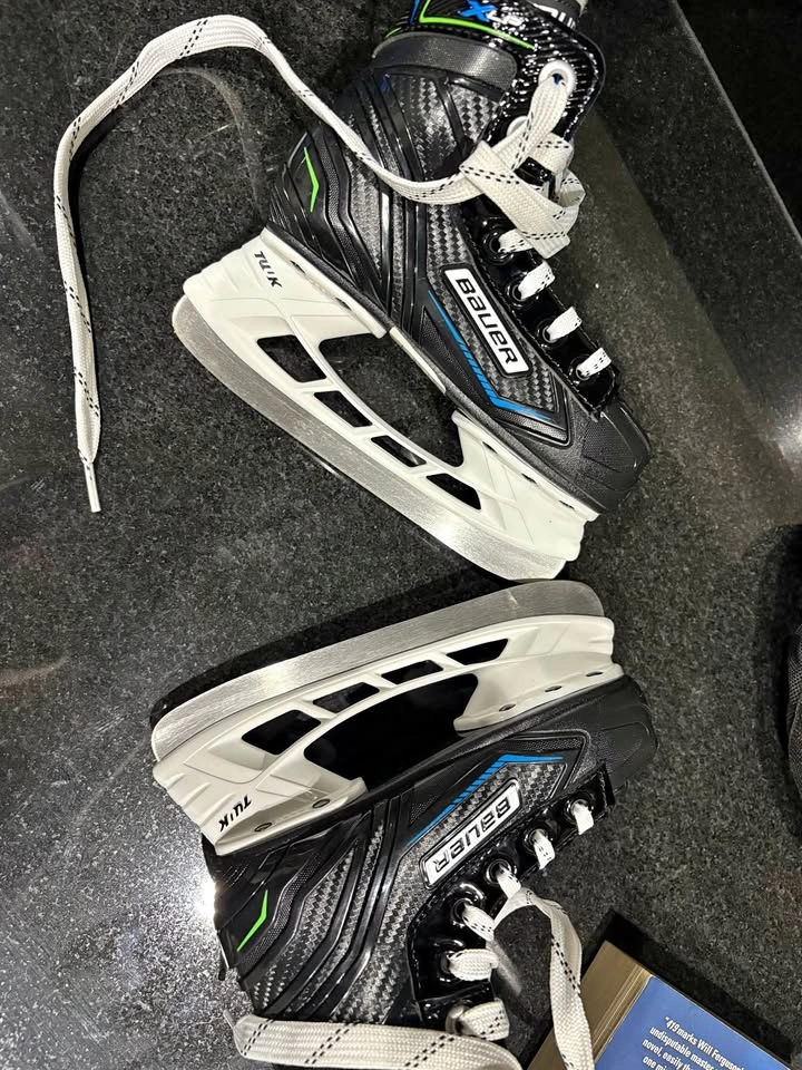 Youth Size Y9 Skates