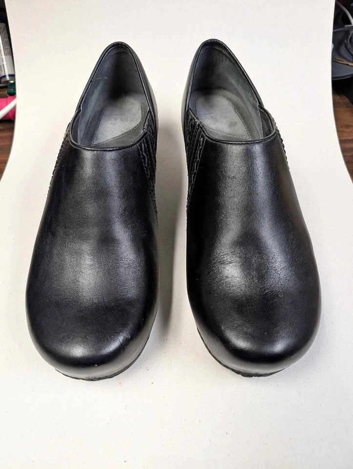 Dansko Clogs Size 43 (11-11.5) Black Leather Heel