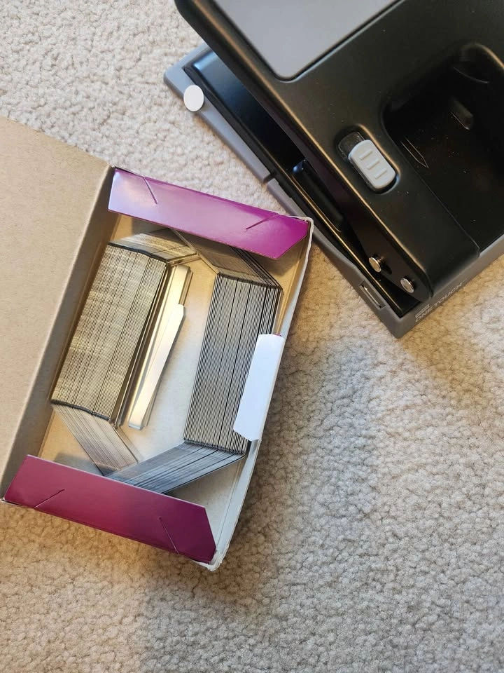 One Touch 2 Hole Puncher - photo 2