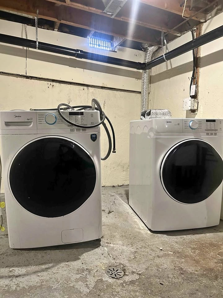 Midea Front Load Washer & Dryer Set - Excellent Condition $400