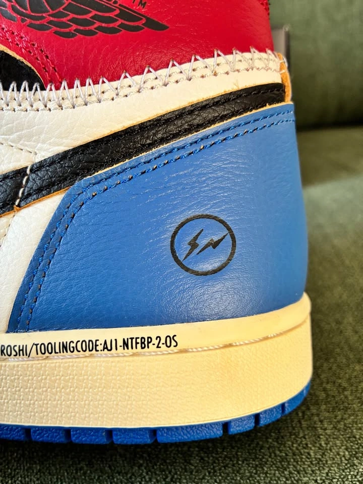 Fragment x Union LA Air Jordan 1 High OG White Varsity Red - photo 4
