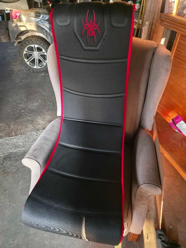 Two SPIDERX professional rocking gaming chair