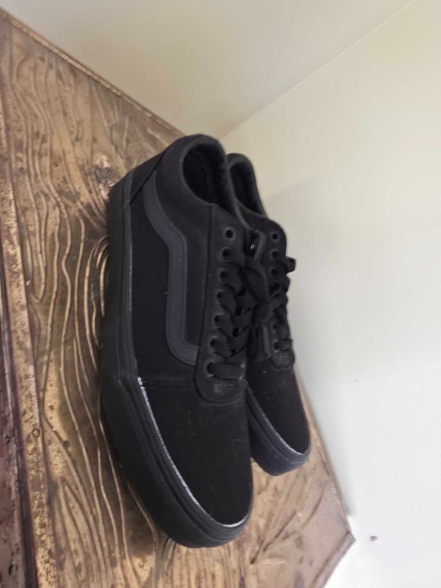 Vans black on black shoe