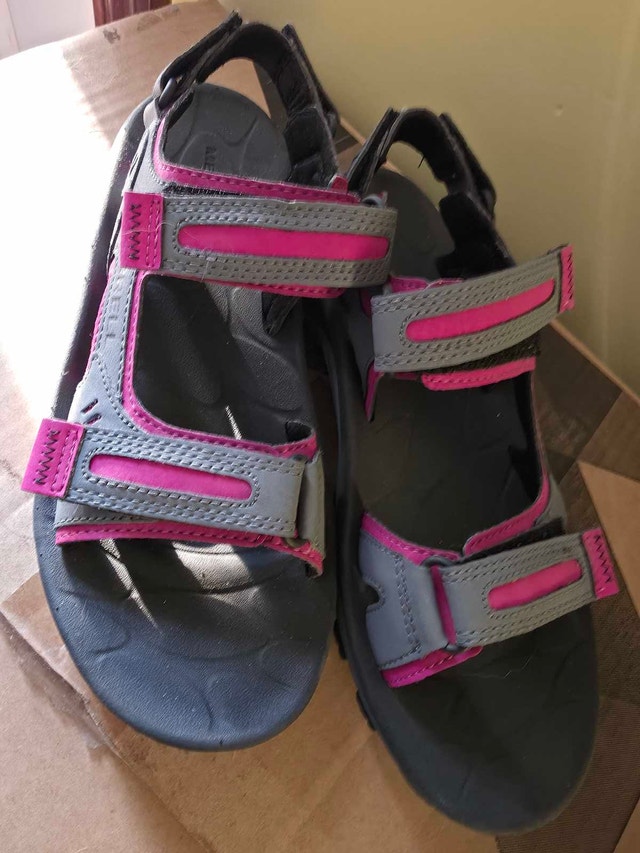 Merrell Sandal - Size 7