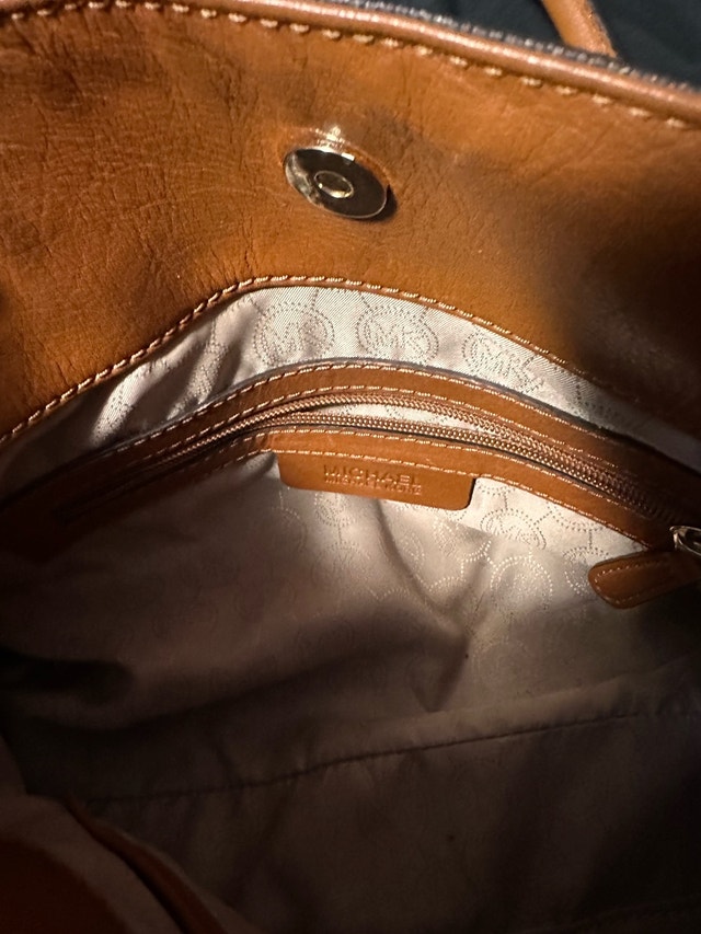 Michael Kors authentic purse and coin purse - photo 2