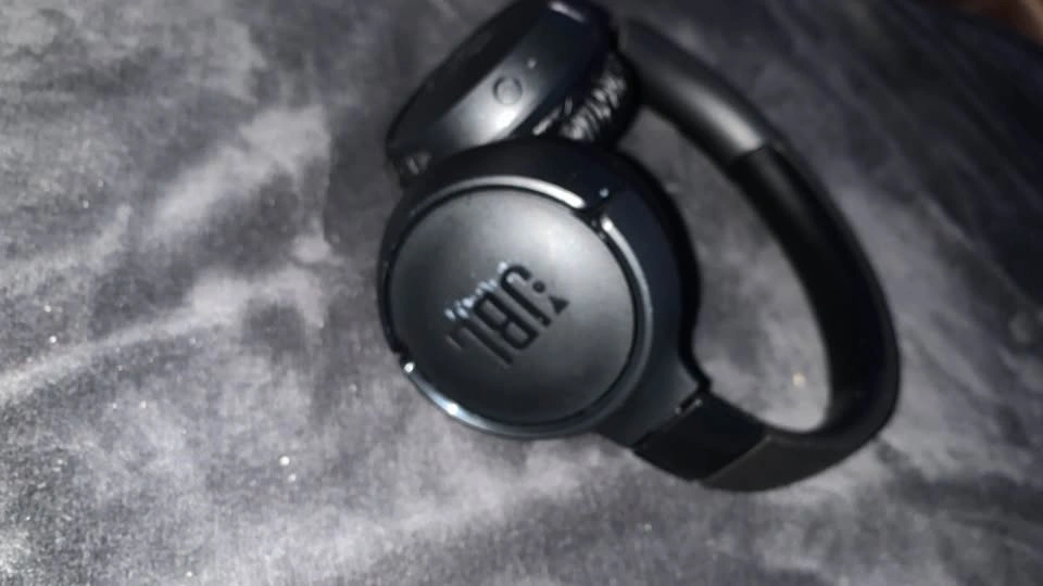 🎧 JBL Bluetooth Headphones – Loud Bass & Comfortable Fit - photo 2