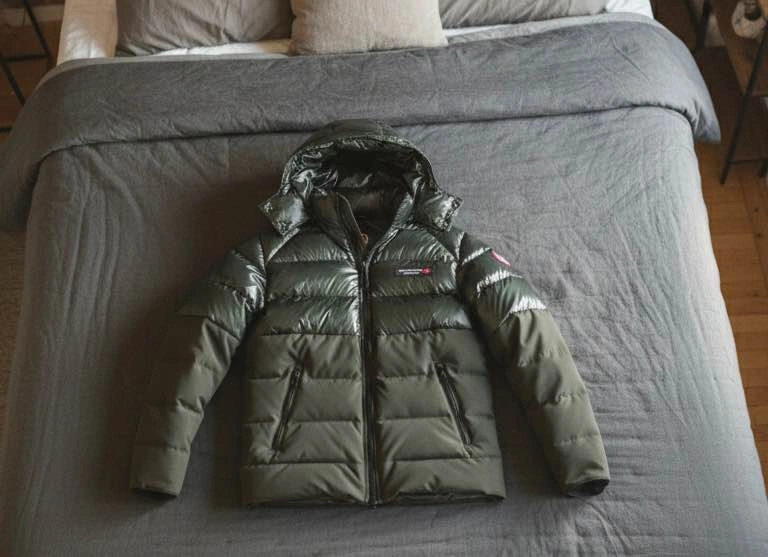 Canada Goose Forest Green Puffer (M) ($140 today) - photo 2