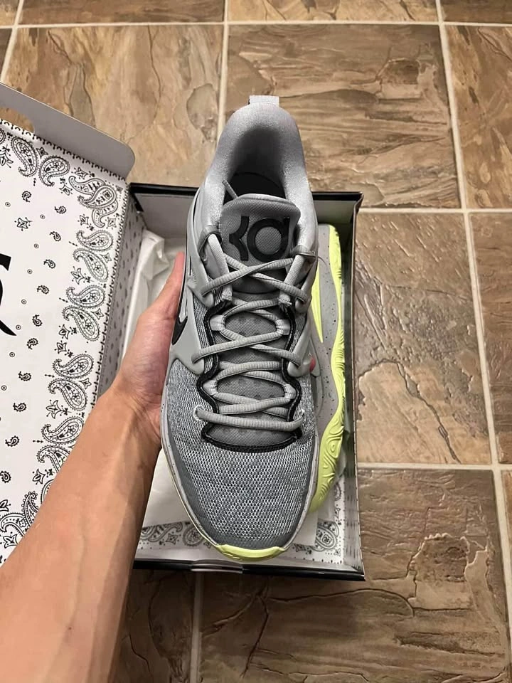 KD shoes size 10 - photo 2