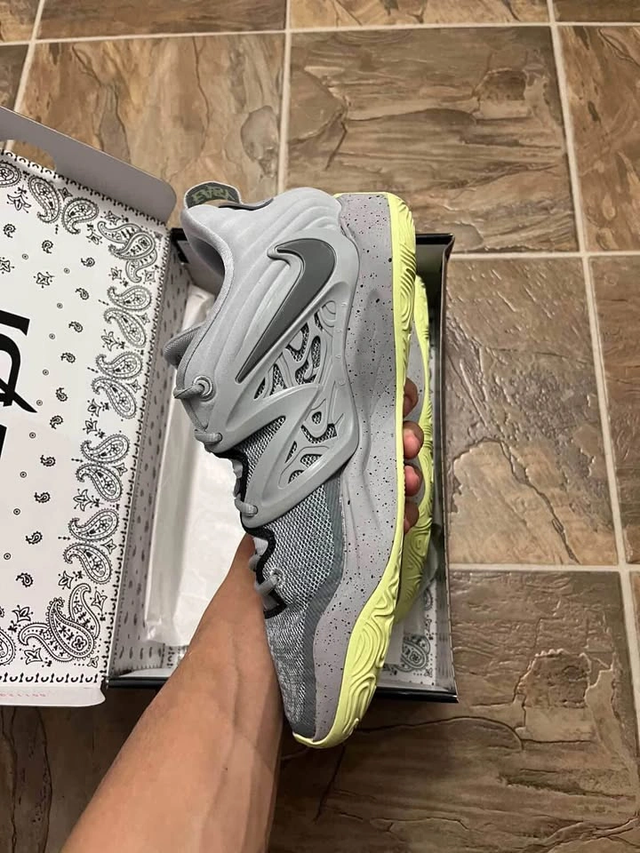 KD shoes size 10 - photo 3