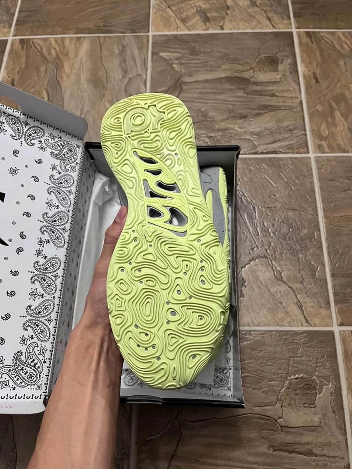 KD shoes size 10 - photo 4