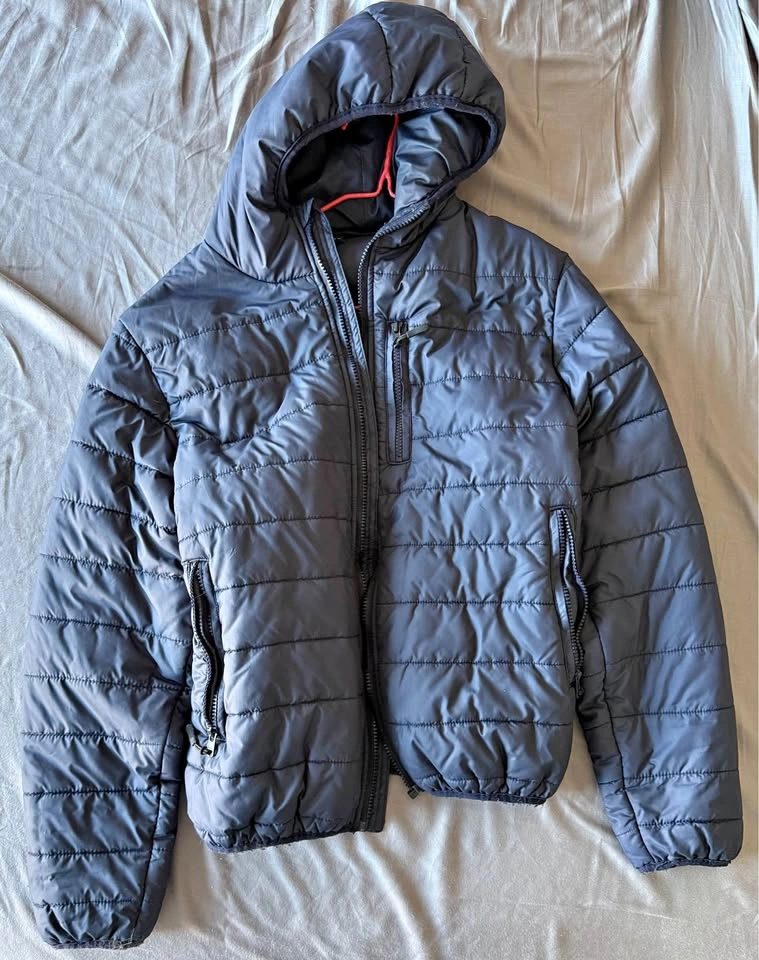 Navy Blue Hooded Puffer Jacket – Size Small