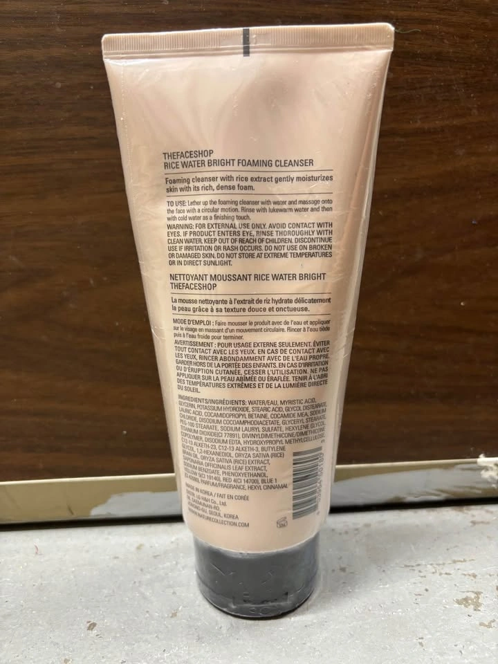The Face Shop Rice Water Bright Foaming Cleanser - photo 2