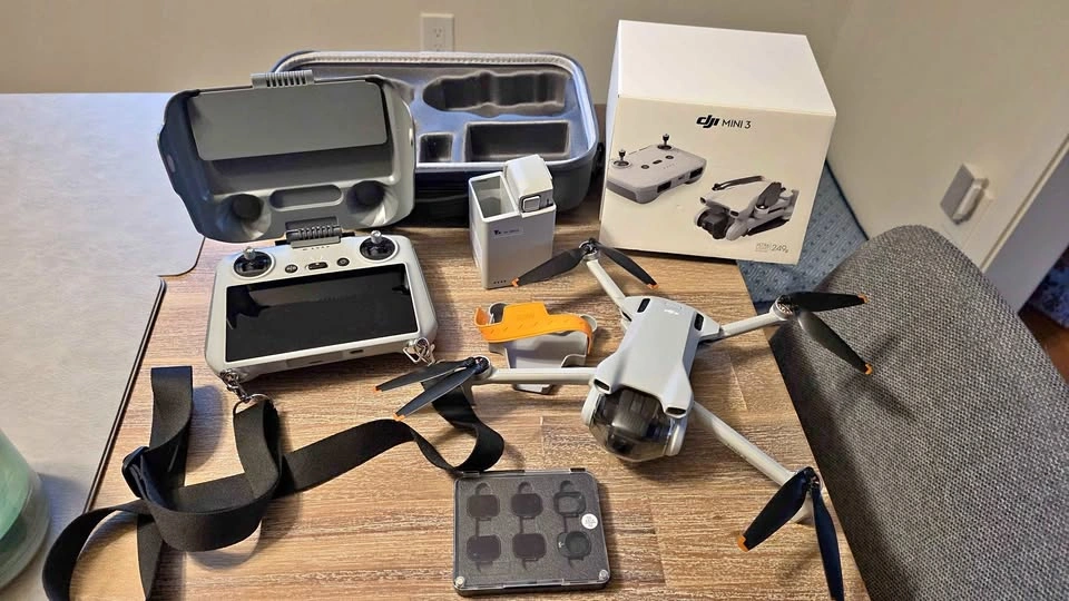 DJI Mini 3 Bundle – Upgraded RC Screen Remote + DJI Care Refresh