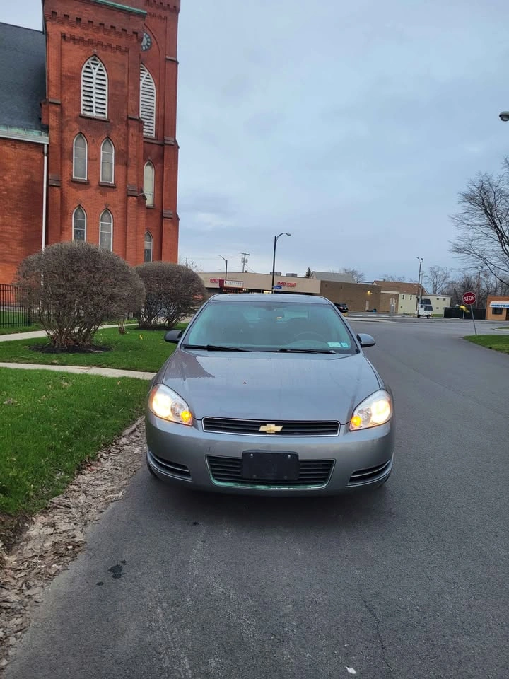 2006 Chevrolet Impala LT Sedan 4D - photo 2