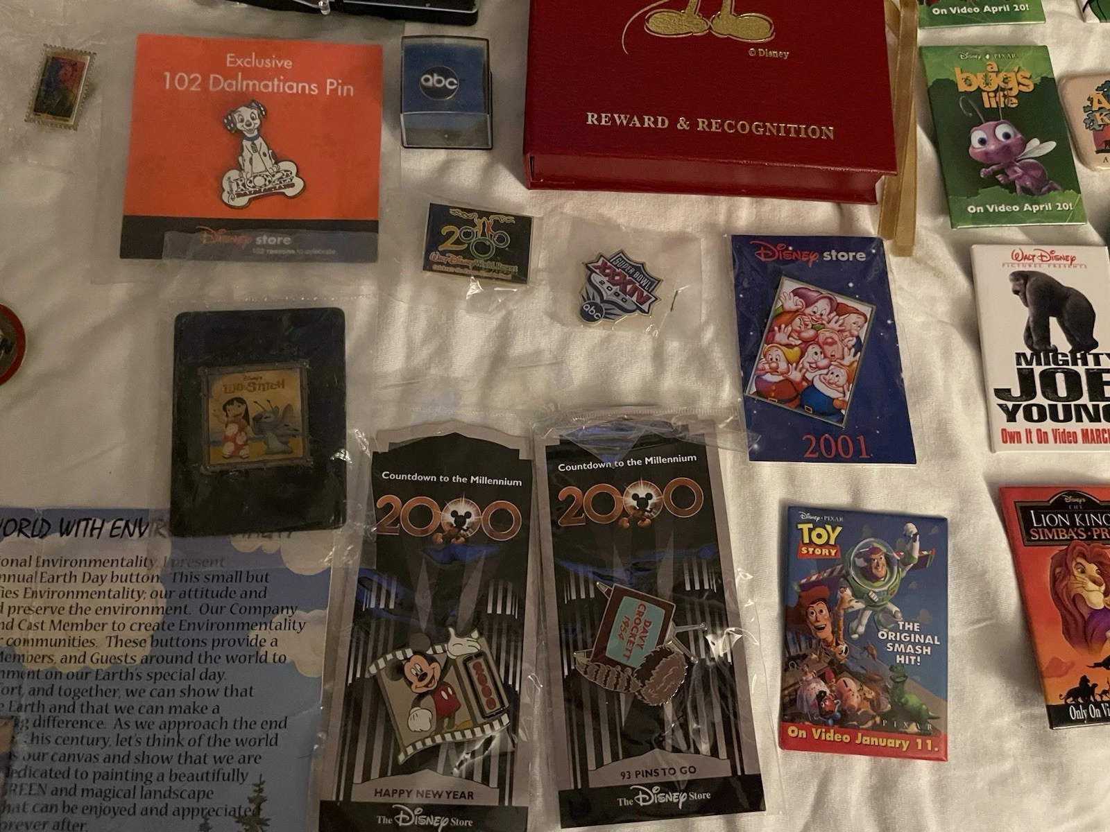 LOT of 34 DISNEY TRADING PINS Limited Edition & Vintage Pins - R - photo 4