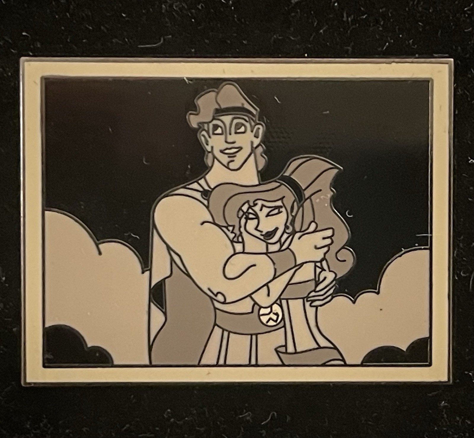 Disney Hercules Megara Meg Hug Pin LE 600 Chaser *RARE*