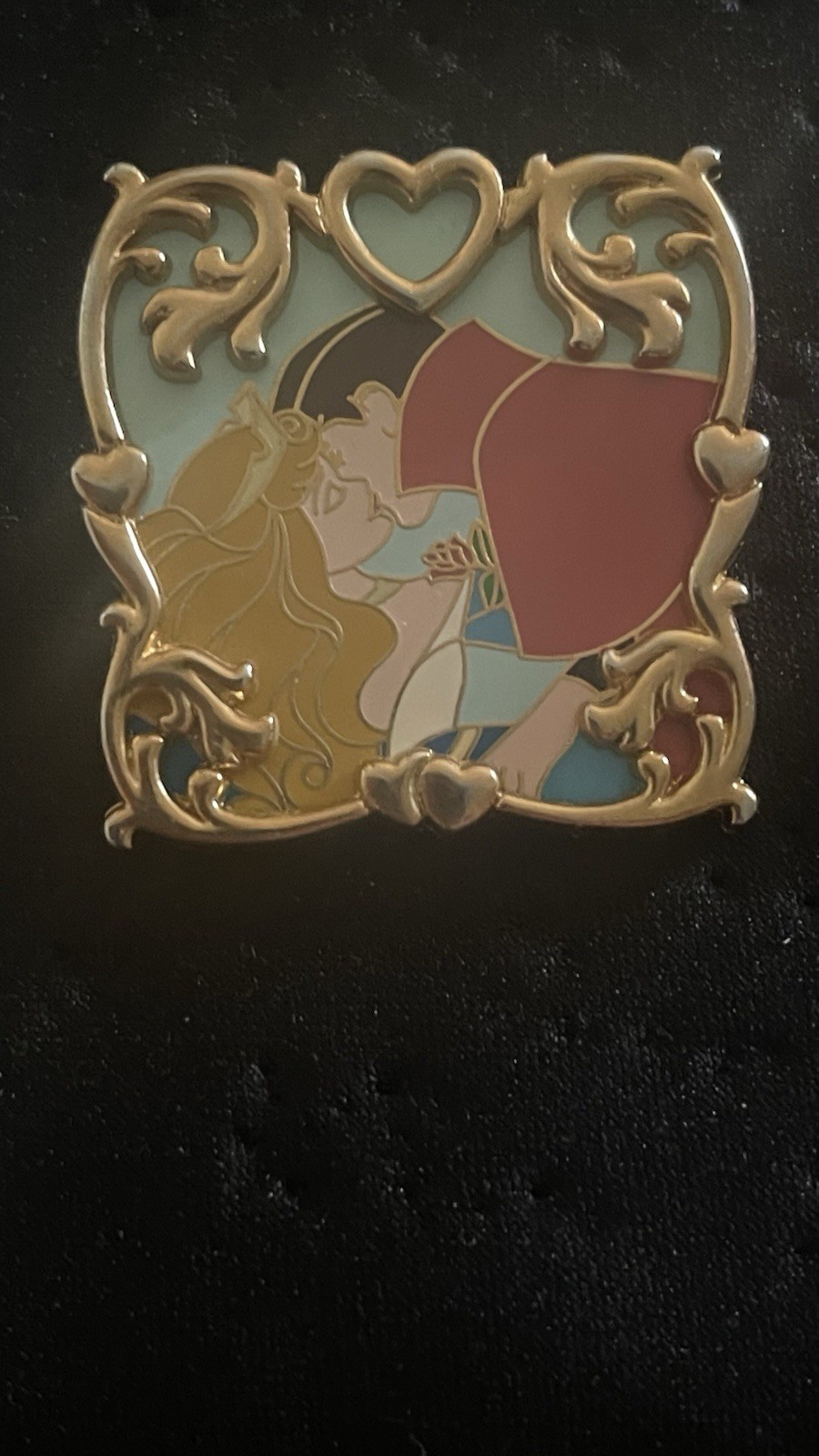 Disney DLR Sleeping Beauty "The Kiss" Pin Aurora & Philip RARE - photo 3