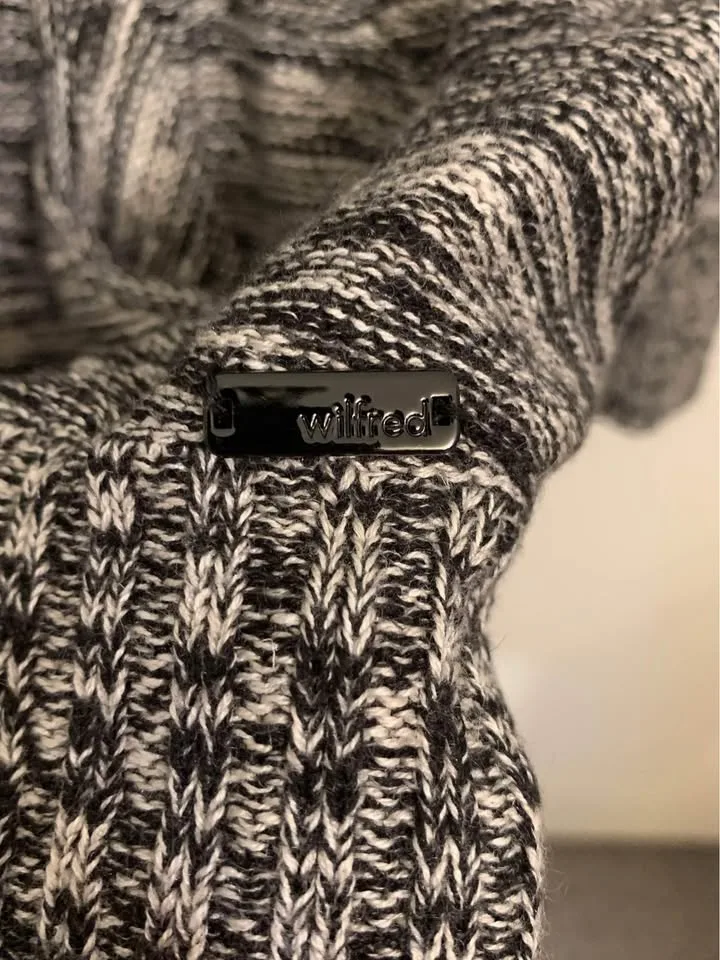 Aritzia Wilfred Cardigan Sweater image indicator(2)