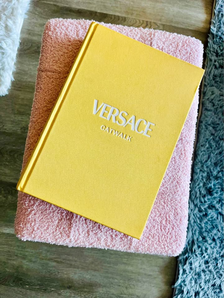 Luxury Fashion Book - Versace Complete Collections