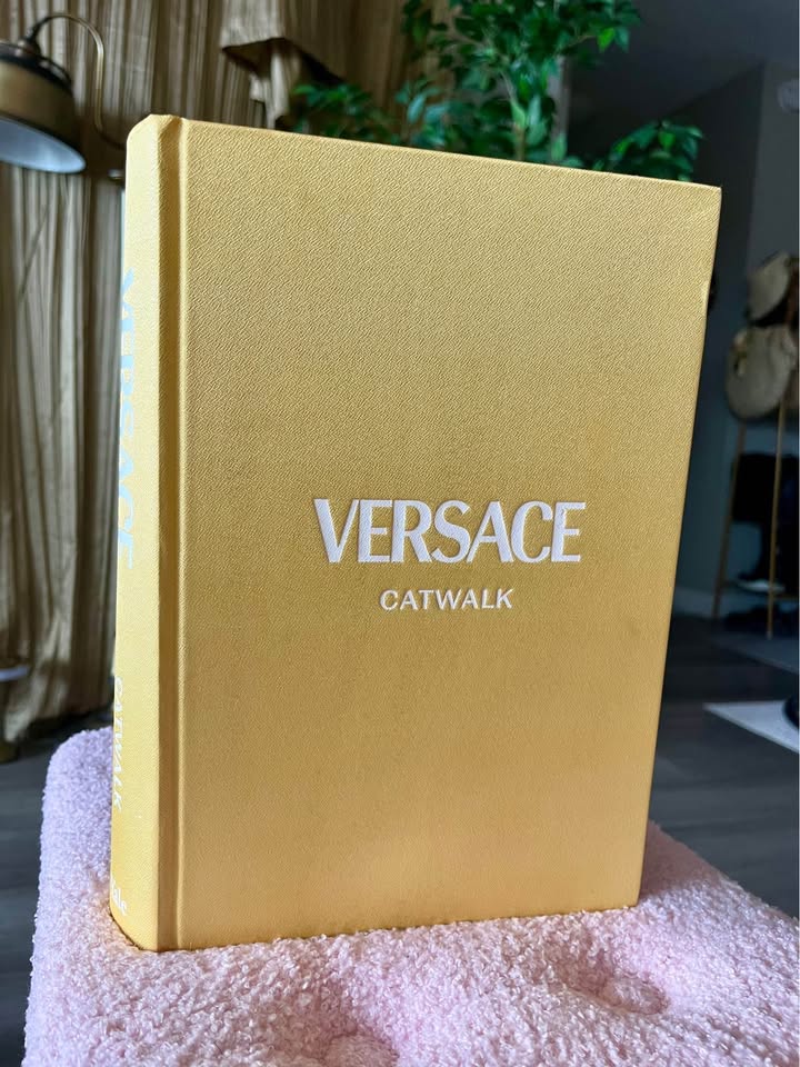 Luxury Fashion Book - Versace Complete Collections - photo 4