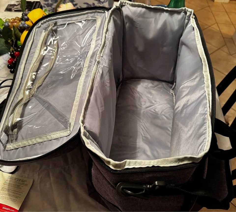 SINGER Sewing Machine and storage bag - photo 4