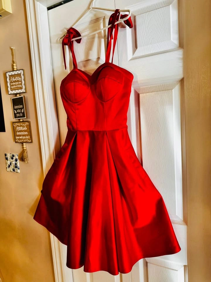 Bright and beautiful RED Satin Dress - photo 2