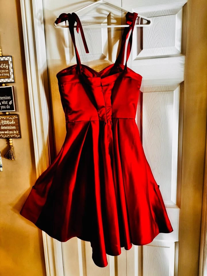 Bright and beautiful RED Satin Dress - photo 3