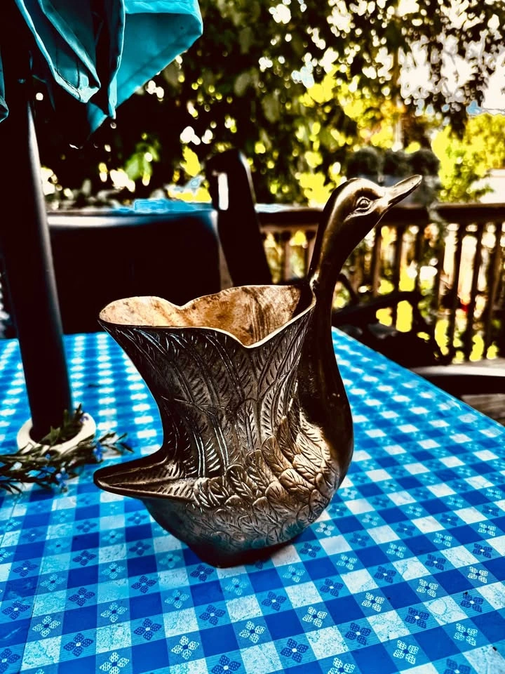 Mid-Century Hollywood Regency Brass Swan Wine Cooler/Planter - photo 3