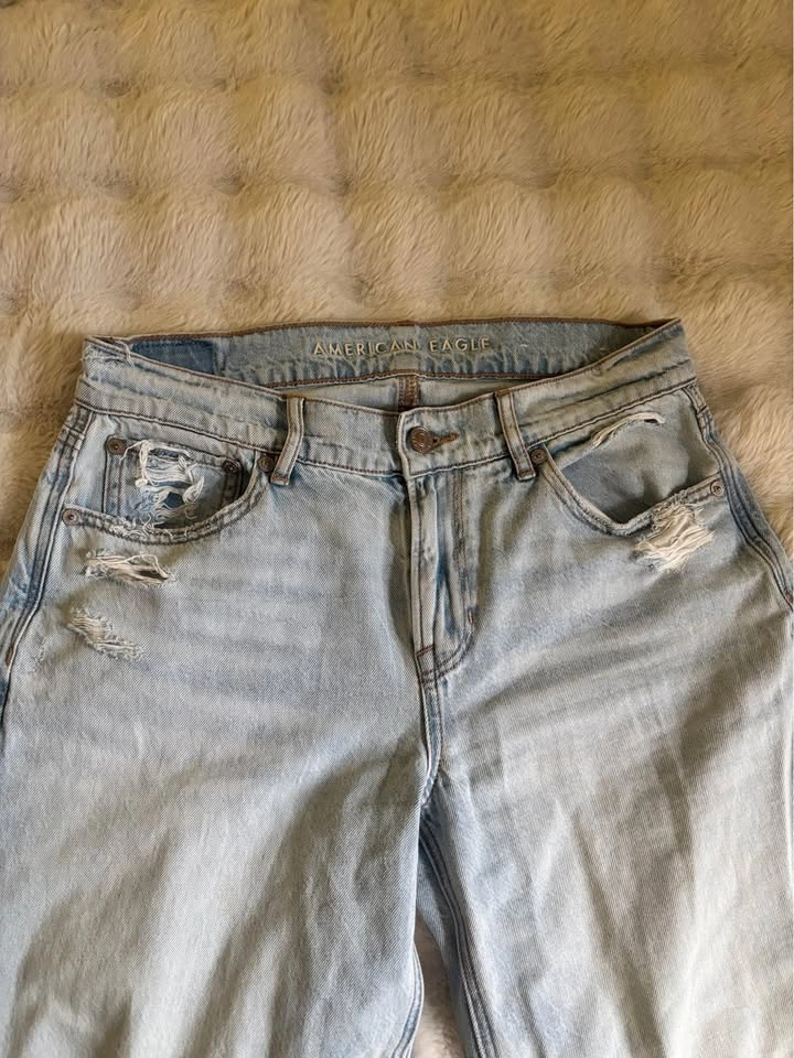 American Eagle Light Wash Jeans – Size 2 - photo 2