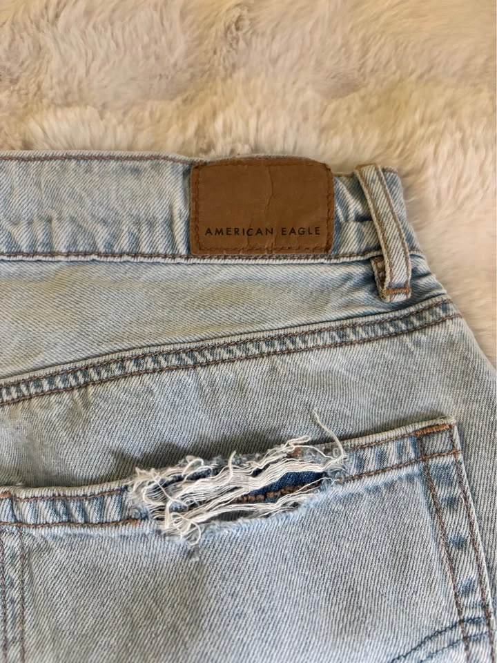 American Eagle Light Wash Jeans – Size 2 - photo 3