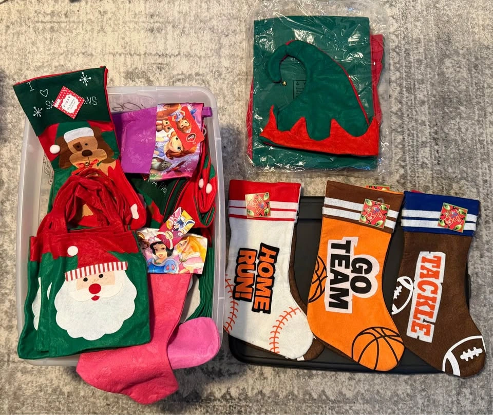 Christmas Ornaments Decorations Stockings & More Lot - photo 2