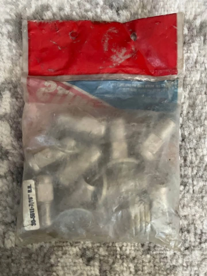 Vintage Superior Lug Nuts 30-5611-7/16” R.H Kit-F (1973) - photo 3